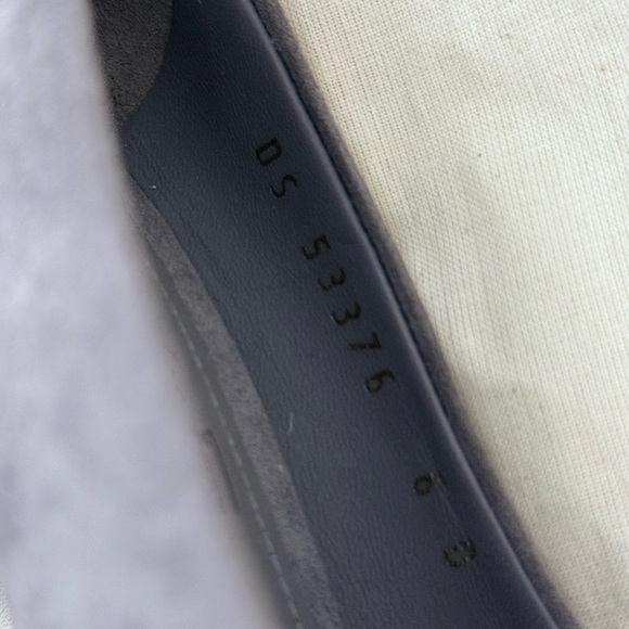 Ferragamo Grey suede leather “Lucca” pumps. Authentic. US Size 5.5 - Picture 14 of 16